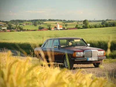 Gebraucht Mercedes 200 109 PS (80 kW) 1983 Rot Limousine
