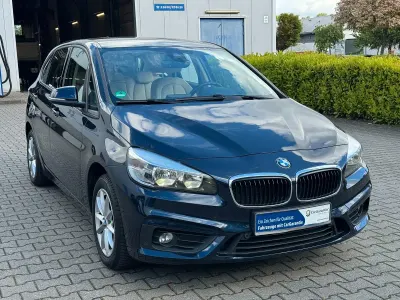 Gebraucht BMW 220 Basis 190 PS (139 kW) 2015 Blau Kombi
