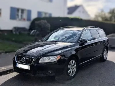 Używany Volvo V70 109 KM (80 kW) 2011 Czarny Kombi