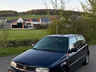 Usata VW Golf III 75 CV (55 kW) 1995 Blu Utilitaria