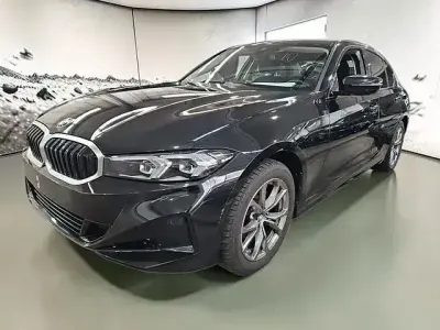 Gebraucht BMW 320 Shadowline 190 PS (139 kW) 2023 Saphirschwarz Limousine