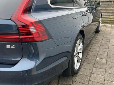 Gebraucht Volvo V90 Momentum 197 PS (144 kW) 2021 Blau Kombi