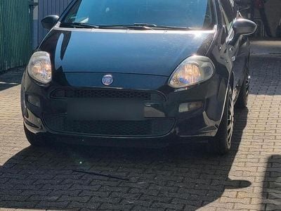 Gebraucht Fiat Punto 69 PS (50 kW) 2014 Schwarz Kleinwagen