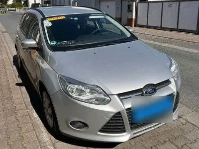 Gebraucht Ford Focus Trend 116 PS (85 kW) 2013 Grau Limousine