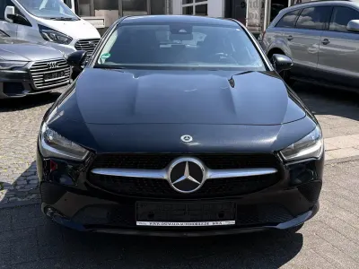 Gebraucht Mercedes CLA180 Shooting Brake 136 PS (100 kW) 2022 Schwarz Kombi