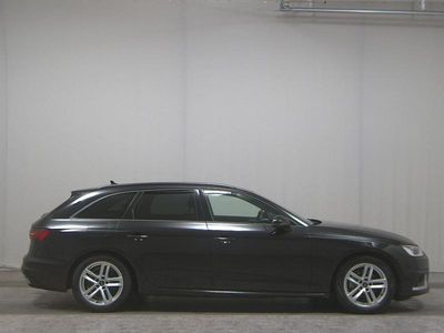 Gebraucht Audi A4 Advanced 204 PS (150 kW) 2022 Mythosschwarz metallic Kombi