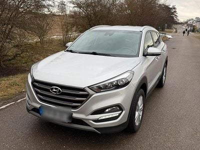 Gebraucht Hyundai Tucson 116 PS (85 kW) 2017 Grau SUV