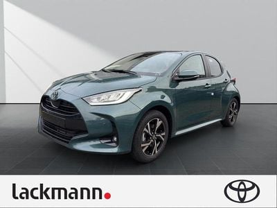 Neu Toyota Yaris Hybrid 117 PS (86 kW) 2025 Gruen Kleinwagen