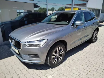 Gebraucht Volvo XC60 Momentum 190 PS (139 kW) 2020 Osmium grey metallic SUV