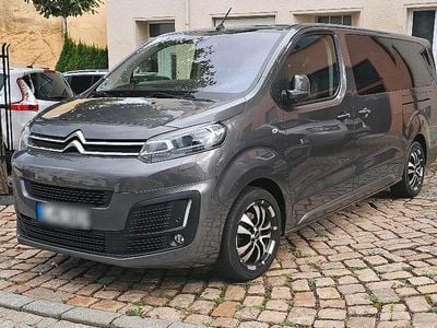 Grau Gebraucht 2017 Citroën Spacetourer Van / Kleinbus | 28.000 € (Teuer)