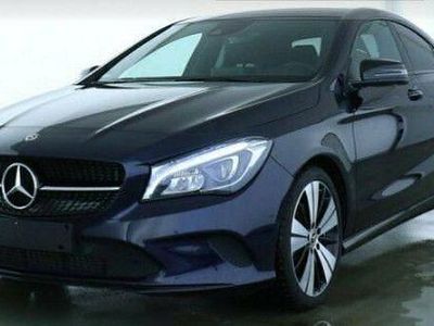 Gebraucht Mercedes CLA180 Urban 122 PS (89 kW) 2018 Blau Limousine