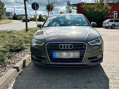Grau Gebraucht 2011 Audi A3 Kleinwagen | 11.500 € (Teuer)