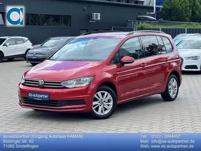 Gebraucht VW Touran 150 PS (110 kW) 2023 Rot Van / Kleinbus