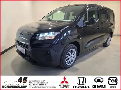 Neu Fiat Doblò 131 PS (96 kW) 2026 Schwarz Van / Kleinbus