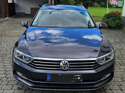 Gebraucht VW Passat Highline 179 PS (131 kW) 2018 Schwarz Kombi