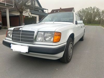 gebraucht Mercedes E200  Automatik! W124 H-Kennzeichen!