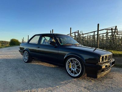 Second-hand BMW 325 286 CP (210 kW) 1987 Berlinǎ