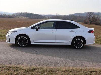 Gebraucht Toyota Corolla Hybrid 98 PS (72 kW) 2022 Weiß Limousine