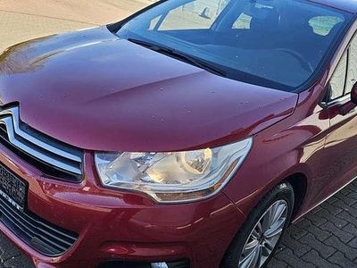 Gebraucht Citroën C4 Tendance 111 PS (81 kW) 2012 Rot babylone/metalliclackierun Kleinwagen