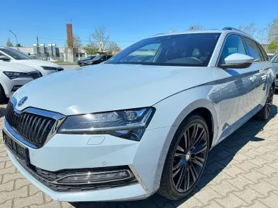 Gebraucht Skoda Superb LAURIN & KLEMENT 200 PS (147 kW) 2022 Grau Limousine