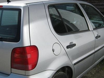 Gebraucht VW Polo 60 PS (44 kW) 2001 Silber Kleinwagen