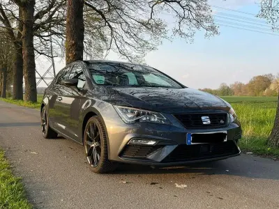 Usata Seat Leon FR 131 CV (96 kW) 2020 Grigio Berlina