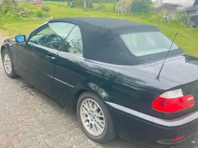 Gebraucht BMW 320 Cabriolet 150 PS (110 kW) 2005 Schwarz Cabrio