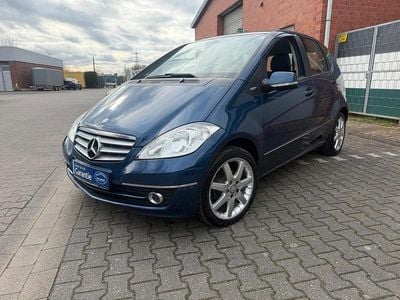 Gebraucht Mercedes A180 Elegance 109 PS (80 kW) 2011 Andere farben Limousine