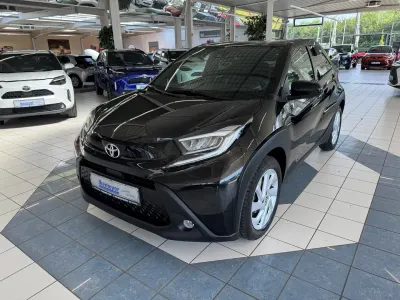 Gebraucht Toyota Aygo X 72 PS (52 kW) 2024 Schwarz SUV