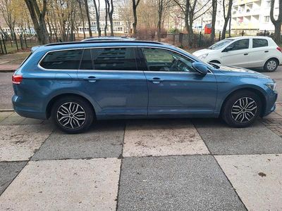 Gebraucht VW Passat Comfortline 150 PS (110 kW) 2015 Blau Kombi