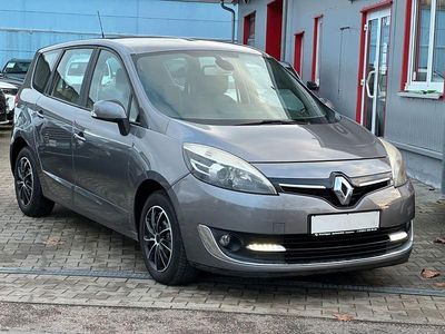 Grau Gebraucht 2013 Renault Scénic III Van / Kleinbus | 5.695 € (Fairer Preis)