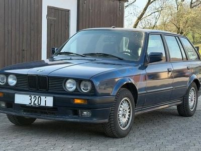 Usata BMW 320 129 CV (94 kW) 1990 Blu Station wagon