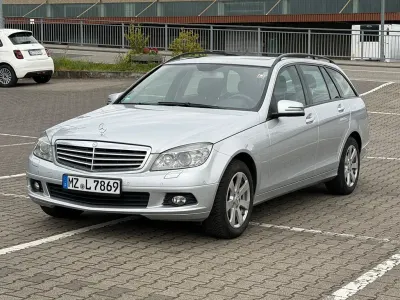 Gebraucht Mercedes C250 204 PS (150 kW) 2009 Silber Limousine