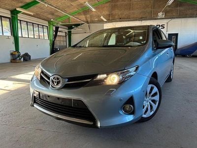 Begagnad Toyota Auris Life 132 HK (97 kW) 2013 Blå Sedan