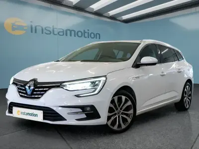 Używany Renault Mégane II 140 KM (102 kW) 2023 Biały Sedan/Limuzyna