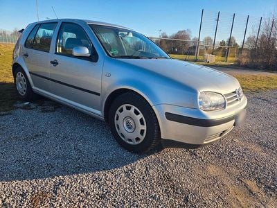 Second-hand VW Golf IV 110 CP (80 kW) 2002 Argintiu Hatchback