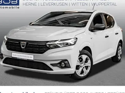 Używany Dacia Sandero Essentiel 67 KM (49 kW) 2021 Biały Hatchback