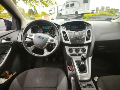Gebraucht Ford Focus Trend 95 PS (69 kW) 2012 Violet Kombi