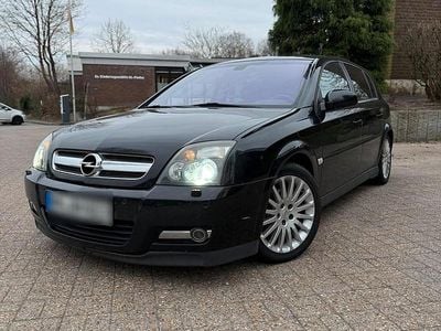 Begagnad Opel Signum 150 HK (110 kW) 2004 Svart Halvkombi