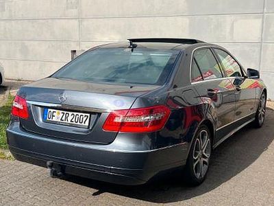 Gebraucht Mercedes E220 Avantgarde 170 PS (125 kW) 2011 Grau Limousine