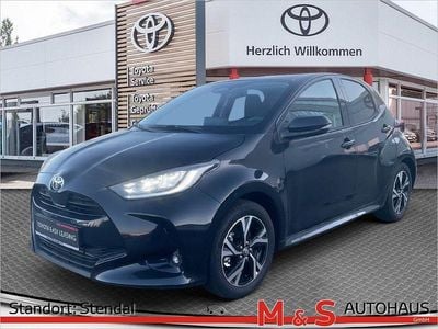 Neu Toyota Yaris Hybrid 116 PS (85 kW) 2025 Schwarz Limousine