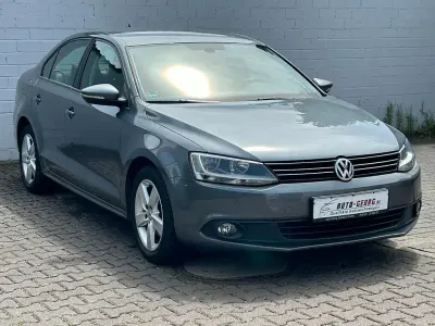 Gebraucht VW Jetta Comfortline 105 PS (77 kW) 2011 Grau Limousine