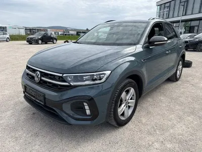 Gebraucht VW T-Roc Cabriolet R-line 150 PS (110 kW) 2025 Petroleum blue metallic SUV