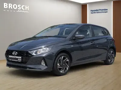 Gebraucht Hyundai i20 Select 101 PS (74 kW) 2023 Aurora grey Kleinwagen