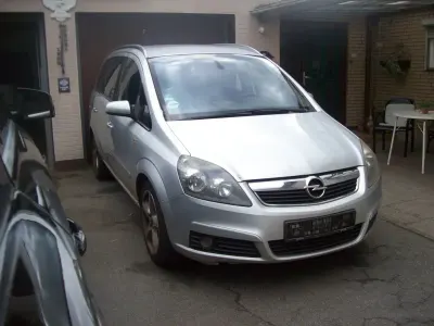 Gebraucht Opel Zafira 102 PS (75 kW) 2007 Silber Van / Kleinbus