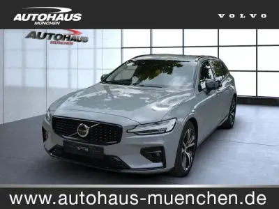 Gebraucht Volvo V60 Plus 197 PS (144 kW) 2024 Vapour grey / (metallic) Kombi