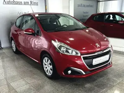 Gebraucht Peugeot 208 Active 82 PS (60 kW) 2017 Rot Kleinwagen