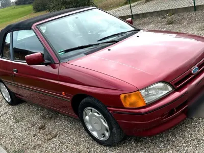 Gebraucht Ford Escort Cabriolet 105 PS (77 kW) 1990 Rot Cabrio