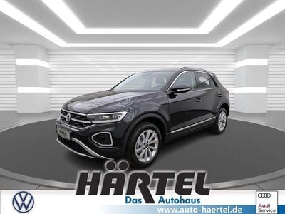 Neu VW T-Roc Style 150 PS (110 kW) 2025 Deep black perleffekt, pearl effect SUV