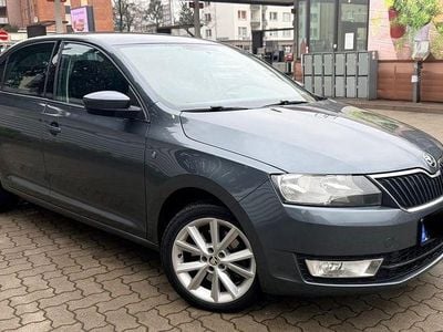 Gebraucht Skoda Rapid Active 105 PS (77 kW) 2014 Grau Kleinwagen